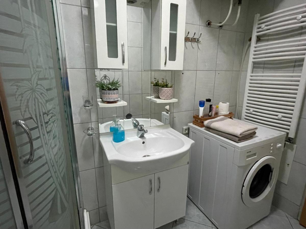 Mexican Touch Apartment With Parking Garage Pristina Kültér fotó